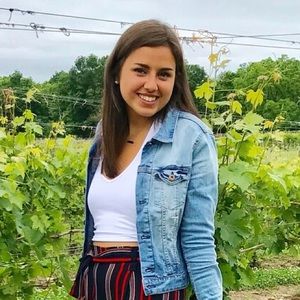 Meet your Posher, Amanda